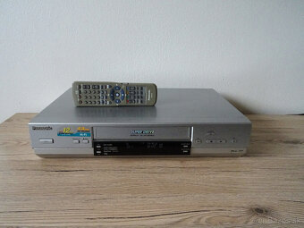 Špičkový videorekordér PANASONIC NV-HV61, 6 hlav,Hifi Stereo - 3
