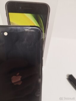 iPhone SE 2020 - 3