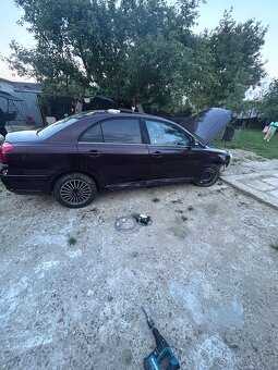 Predám Toyota avensis - 3