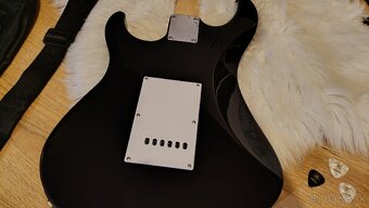 Elektrická gitara Yamaha - 3
