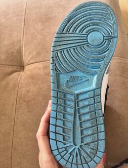 Air Jordan 1 Retro High OG University Blue - 3