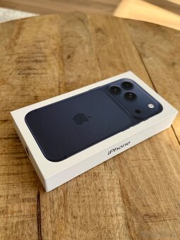 Apple iPhone 17 Pro Deep Blue 512GB - 3
