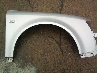 Predam na Audi a 4 b6 prednu kapotu s maskou - 3