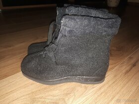Dámske filcové papuče, kapce na zips alebo šnórku - 3
