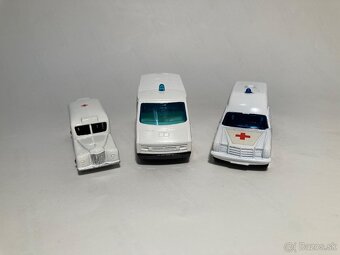 Stare auticka sanitky - 3