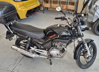 Motocykel YAMAHA YBR 125 - 3