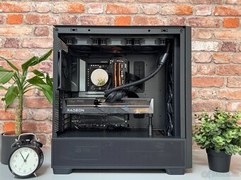 Ryzen 7 9800X3D\32GB\RX 9700XT\SSD\850W Zdroj - 3