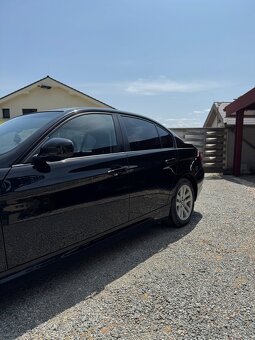BMW E90 318i Lci - 3