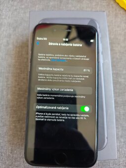 Predám iphone 8 64GB - 3