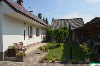 VÝNIMOČNÝ PREDAJ NEHNUTEĽNOSTI DVOCH RODINNÝCH DOMOV ZA CENU - 3