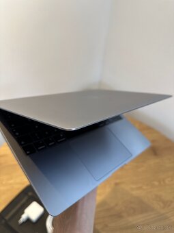 MacBook Air (Retina, 13-palcový, 2019) Thule Obal - 3