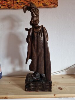 Vyřezávaný trubadur - 3