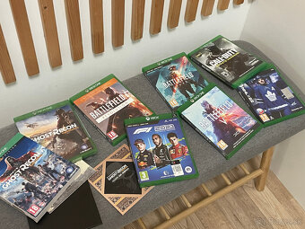 5 HIER + XBOX ONE X 4K + NOVÝ OVLÁDAČ + NABÍJAČKA NA BATERKY - 3