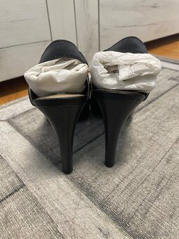 Čierne lesklé lodičky - 3