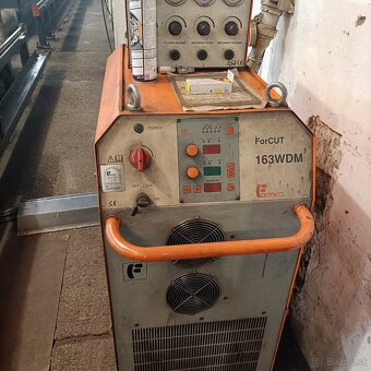 Plazmový rezací stroj PIERCE RUR 2500 P - 3