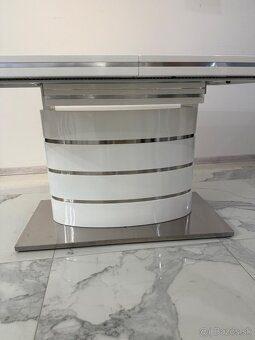 Jedálenský stôl - 3