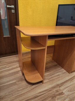 Predam PC stolik. - 3