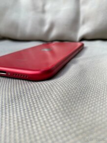 Predám iPhone 11 Product Red 64GB - 3