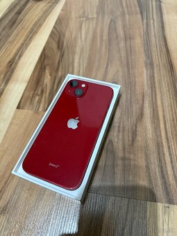 iPhone 13 product red - 3
