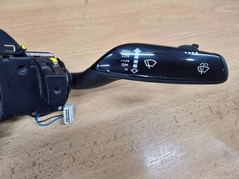 Páčky pod volantom Audi A6 A8 A5 A4 4H0953502P - 3