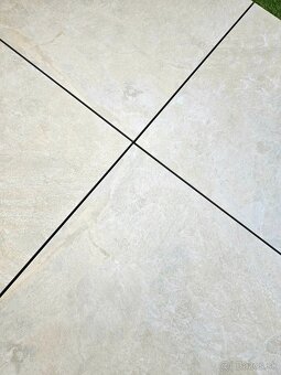 Dlažba protišmyk aj na terče 60x60x2cm, jemná krémova - 3