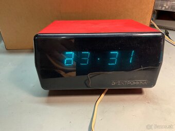 Stolné hodiny Elektronika B6-403, ZSSR - 3