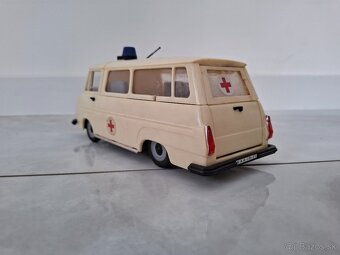 Predám skoda 1203 kdn sanitka - 3