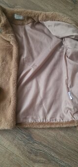 Dámsky krátky kozusinovy kabát - 3