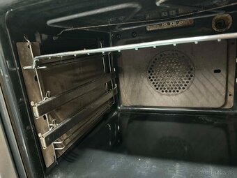 Whripool Vstavaná Rúra - 3