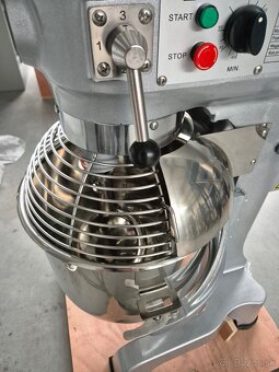 KUCHYŇSKKÝ ROBOT 20L ŠLAHAČ MIESIČ CESTA - 3