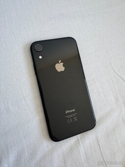 iPhone XR 128GB (Black) - 3