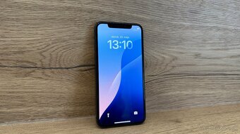 Apple iPhone XS 64GB - 3