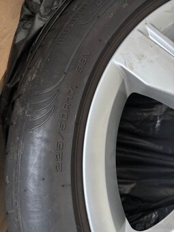 Audi A4 225/50 R17 - 3