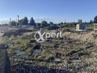 Predaj pozemku 1200m2 na hlavnom ťahu na ulici Svornosti v B - 3