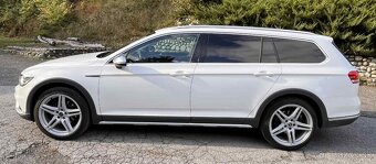 Volkswagen Passat Alltrack 2.0 TDI 140kw 4x4 DSG - 3