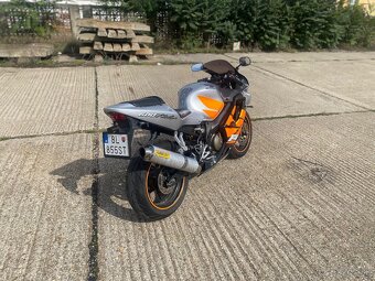 Honda CBR 600F4i - 3