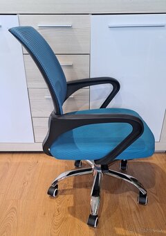 Kancelarska stolička vhodná pre deti - 3