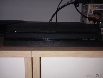 PlayStation 4 - 3