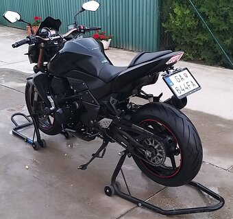 Kawasaki Z750R - 3