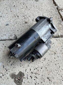 Štartér audi a4 b7 - 3