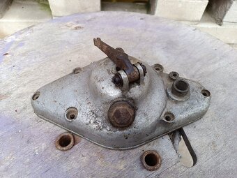 ČZ předválečná - víko motoru - 3