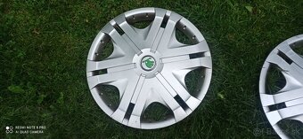 Puklice originál Škoda oktavia - 3