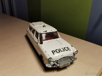 Corgi toys Ford Zephyr Police - 3