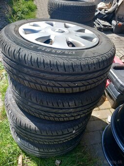 Predám 4 kusi letných kolies 175/65 R14 4x100 Renault thalia - 3
