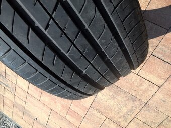 2 ks LETNÉ 275/40 R19 105Y XL NEXEN cca 7-8 mm - LEN 65€/kus - 3