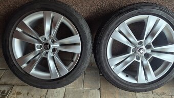 ORIG.SKODA KAROQ R18 215/50/18.SUPERB R18. - 3