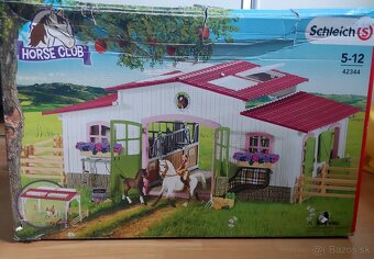 Schleich stajňa pre kone a umývarka - 3