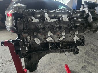 Predam motor Mercedes V8 500 benzin - 3