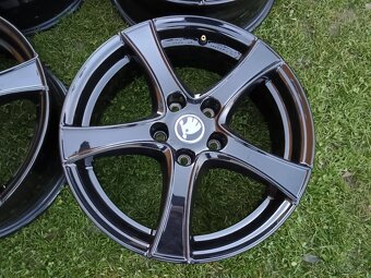 Elektróny Škoda Superb 3, 5x112 R17 - 3