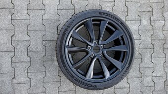 Nové pneumatiky a disky na Tesla Model 3 - 3